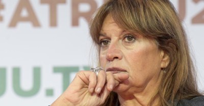 LA MADRE NON È PARI