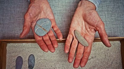 Oltre le sbarre, sotto la sabbia