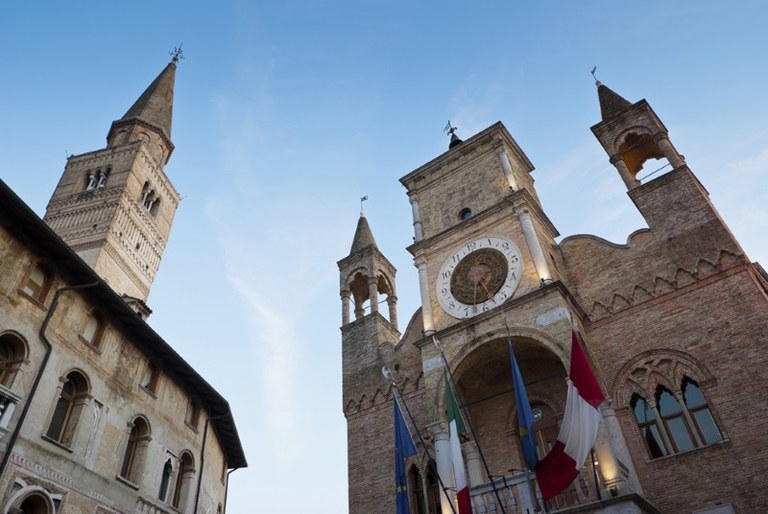 La sala del consiglio comunale apre le porte ai cittadini La sala del consiglio comunale apre le porte ai cittadini